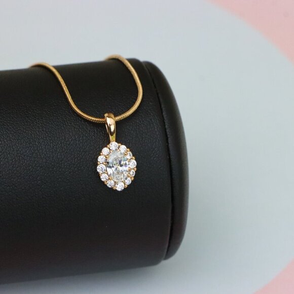 "Oval White Pendant with Halo Design in Gold-Plated Brass Setting, XPPT1812 - Picture 6 of 14